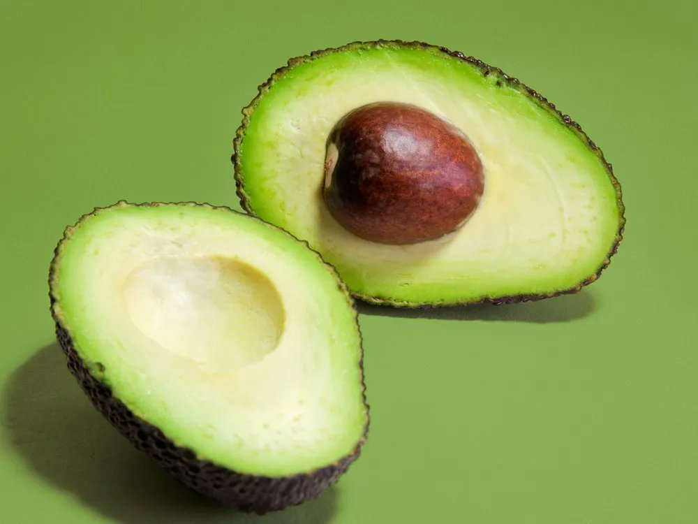 We discovered some avocado facts in celebration of the big game this weekend! The Aztecs were making dishes for thousands of years. Avocado the word was translated from a word meaning testicle, and the US imports 1.7 billion pounds of avocado a year. buff.ly/2SZTuMa