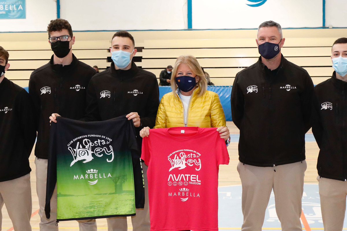 raul10_fans's tweet photo. 🏐PRIMERA NACIONAL🏐

Esta mañana la Alcaldesa del Ayuntamiento de Marbella @AngelesMunoz_ junto al Concejal de Deportes Manuel Cardeña nos han visitado en el Pabellón cubierto Antonino Serrano Lima, para apoyar la candidatura de organizar la fase de ascenso a Superliga 2. https://t.co/Kfi5tHbveH