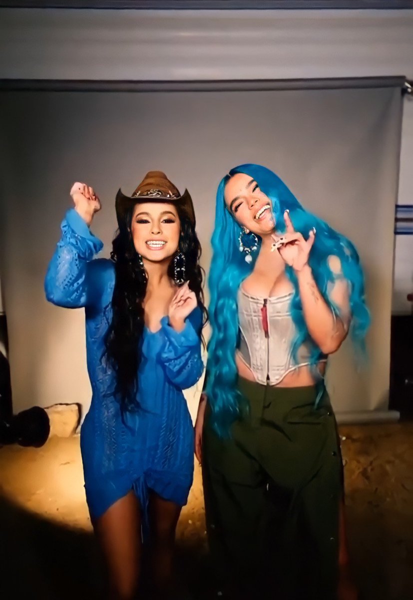 KarolGReports's tweet photo. "MAMIII" de @iambeckyg y @karolg debutó con 1.9 Millones de reproducciones en Spotify, siendo así el mayor debut de una colaboración femenina latina. https://t.co/ZcmYX7WDqY