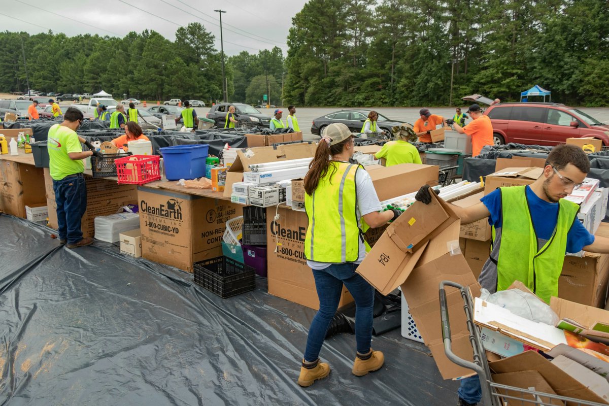 GwinnettGov's tweet photo. It's time to get rid of your old propane tanks, fire extinguishers, and fluorescent lights! Don't forget to join Water Resources and @gogreengwinnett today for the Household Hazardous Waste Collection Day event from 9:00am to 1:00pm! https://t.co/jTyh6omcKK. https://t.co/2mKwJdpQM3