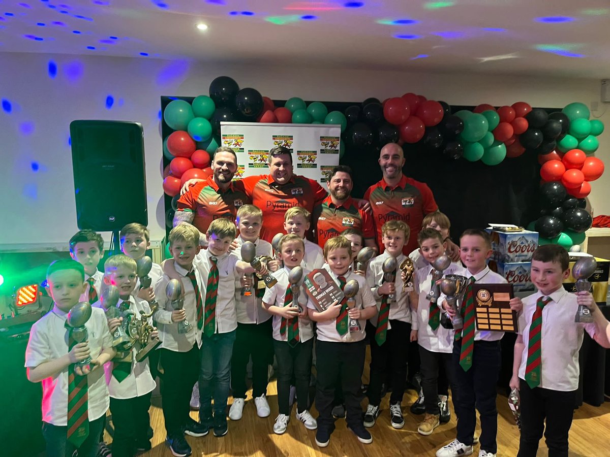 zoegilly's tweet photo. @Farnworth3OG @Farnworth3OG  Here’s a little picture of them Miss all looking very smart xx https://t.co/BJnZirQC3X