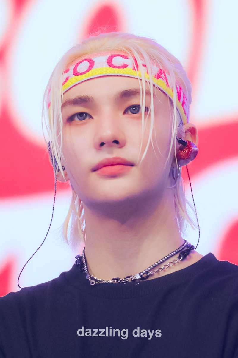 hyunjinpost's tweet photo. 220212 #HYUNJIN #현진 https://t.co/OI2jlT7Ox6