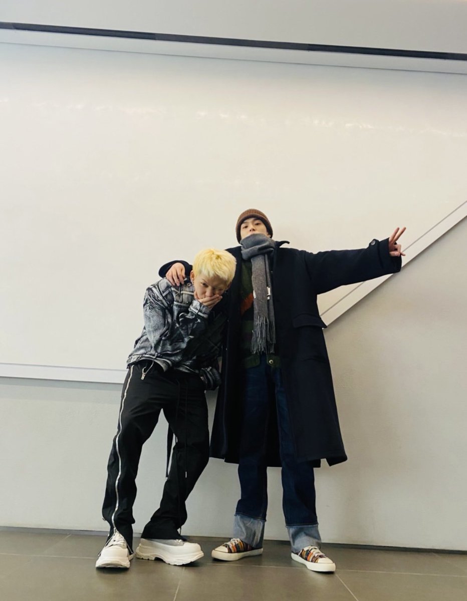 yg_hitohoshi's tweet photo. [120222] TWITTER UPDATE✨
[ENG]
It was poppin😎💜🔥💜🔥

@treasuremembers 

#CHOIHYUNSUK #최현석 #ヒョンソク 🐷
#ASAHI #아사히 #朝光 🤖
#TREASURE #트레저 #トレジャー 💎 https://t.co/Rg1tDhYMDi