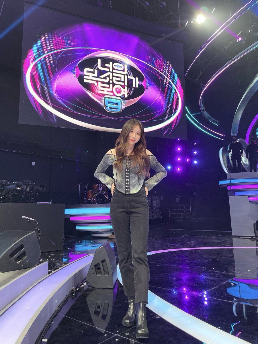 official_LCY's tweet photo. [#CHAEYEON_air] 채연이와 토요일 밤 함께할 사람 여기 모여라〰🙌💕 Mnet과 tvN에서 방송되는 '너의 목소리가 보여 9' 에 채연이 함께합니다😍

#이채연 #LEECHAEYEON https://t.co/l4Nb9leWtG