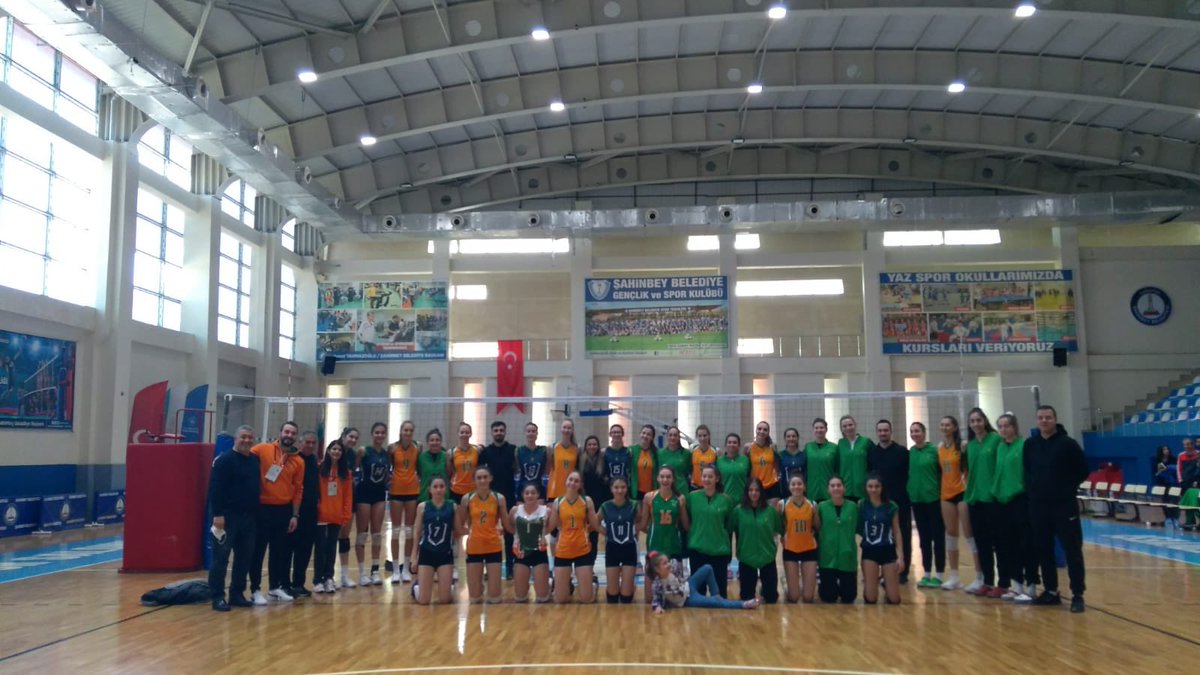 dogakolejiincek's tweet photo. İTÜ ETA Vakfı İncek Doğa Koleji Kız Voleybol Takımımız, Gaziantep’te düzenlenen Yarı Final Müsabakalarında B grubunu namağlup lider olarak tamamlamıştır. 👏👏 @DogaOkullari @alideniz_itu @IsmailKizilbay @EnisEryaman @ErsinGuctekin @clkaysem @alpsoy_sibel https://t.co/2Dy1GBaexo