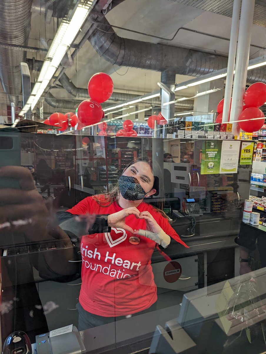 kavanagh_jordan's tweet photo. Balbriggan @dunnesstores supporting the @Irishheart_ie. ❤️❣️ https://t.co/CBkt4o6eAY