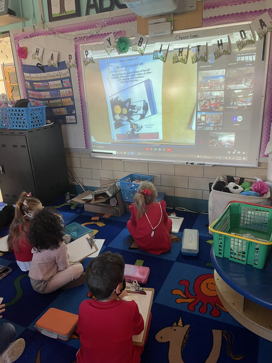 Such a great Friday <a href="/CenterGroveES/">Center Grove</a>! <a href="/nickbruel/">Nick Bruel</a> visited k-2 and our students couldn’t stop smiling and talking about it. Thank you!