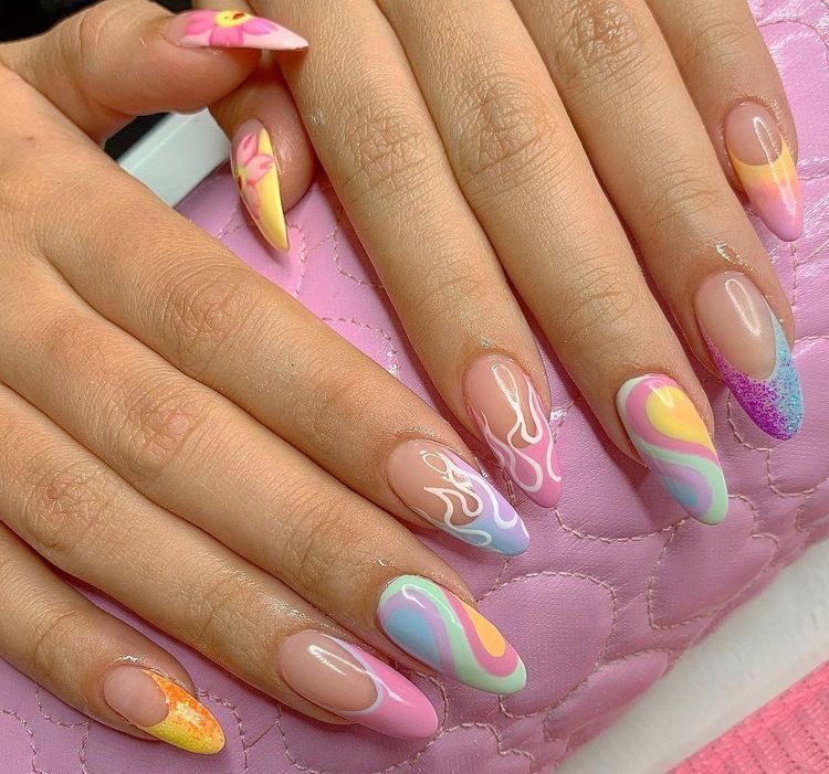 eliesaaabs's tweet photo. Colorful nails https://t.co/kwlWny8Vtw