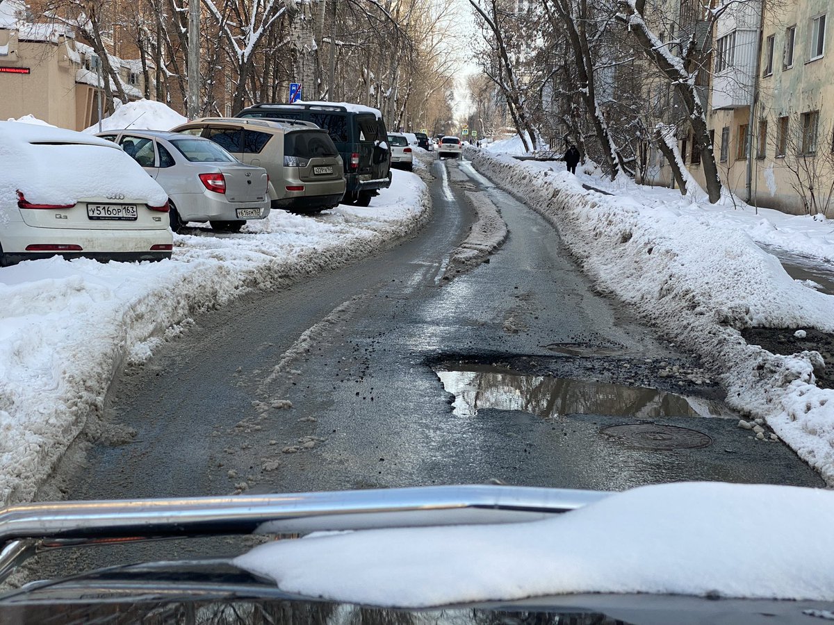 @SODEDDS <a href="/dims_son/">Стародубцев Дмитрий</a> <a href="/krasavchik_rf/">Красавчик</a> <a href="/avtosamara/">автоСамара</a> <a href="/sks_rks/">СКС</a> <a href="/SamMobilePriem/">Мобильная приемная Губернатора Самарской области</a> <a href="/Adm_Okt_Samara/">Администрация Октябрьского внутригородского района</a> <a href="/E_Lapushkina/">Елена Лапушкина</a> Это на панова/скляренко. Так же работа #СКС. Похоже они намеренно портят дороги и сощдают угрозу жизни людей. @SODEDDS передайте в прокуратуру заявление. Яма 2м х 1,5м х 0,5м. Объехать не выходит. Закрывайте дорогу для проезда транспорта. <a href="/gibddsamara/">ГИБДД Самара</a> <a href="/avtosamara/">автоСамара</a>
