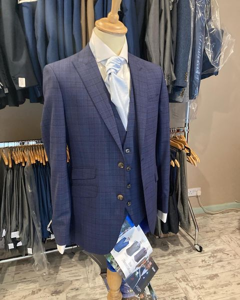 LiverpoolSuits's tweet image. Our Navy Prince of Wales Checkered suit on display 
.
.
.
.
.
.
Hashtags:
#Liverpool #Liverpoolbusiness #Liverpoolcity #suitandtie #tailor #tailoring #bespoke #bespoketailoring #bespokesuit #bespoketailor #bespokesuits #bespoketailor #tailored #groomsmen #wedding #groomsuit