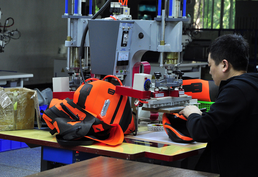 PodragonPack's tweet image. The manufacturer of waterproof bag Sedagon outdoor products of waterproof bag factory increased production and capacity expansion. #Waterproofbagfactory #Waterproofbag #waterproofpack #waterproofbackpack 
waterproofpack.com/NewsDetail/313…