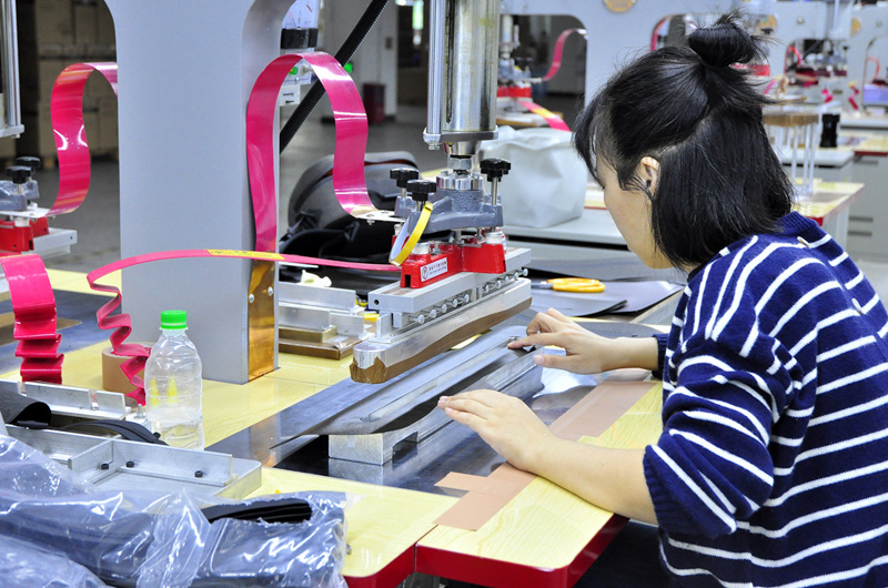 PodragonPack's tweet image. The manufacturer of waterproof bag Sedagon outdoor products of waterproof bag factory increased production and capacity expansion. #Waterproofbagfactory #Waterproofbag #waterproofpack #waterproofbackpack 
waterproofpack.com/NewsDetail/313…