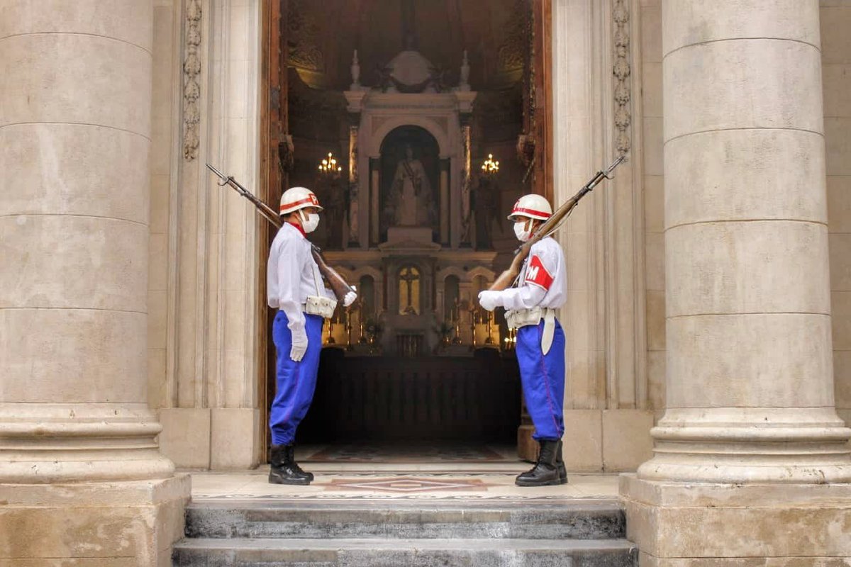 AsuncionMuni's tweet photo. ¡El Panteón abre hoy sus puertas para toda la ciudadanía! 🏛️
Aprovechá y llevale a tus chicos a conocer más de nuestra historia 🙌🏼
¡Estará abierto hasta las 18 hs! 🕕 https://t.co/1jFXYqJg8o