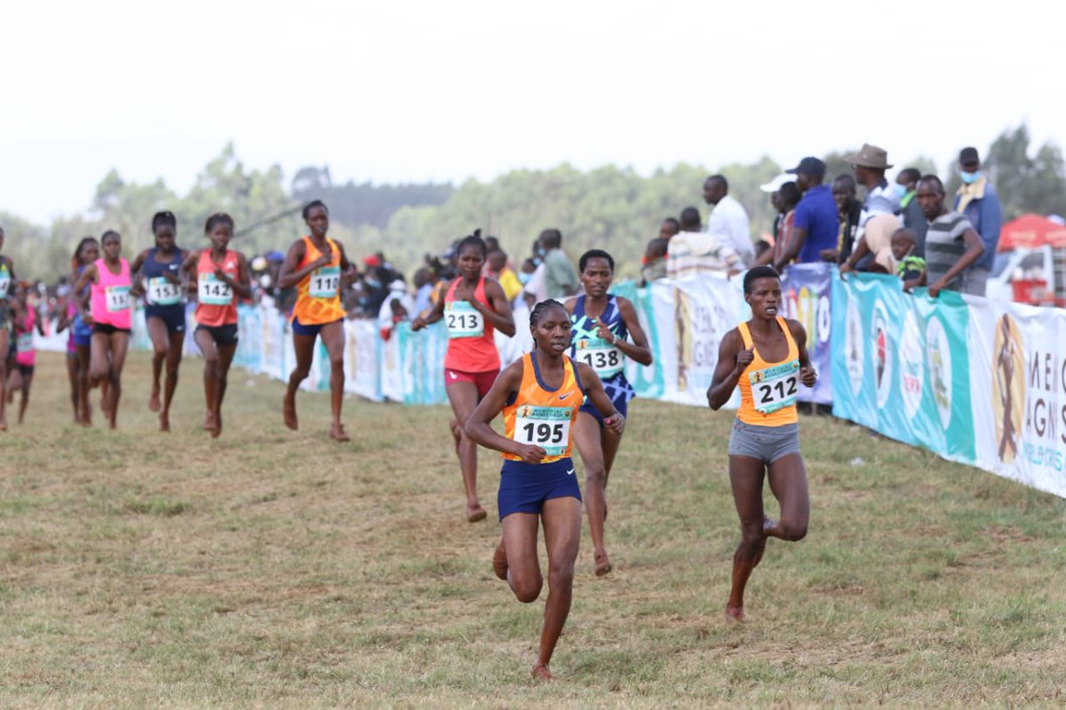 ATCrossCountry's tweet photo. 10 KM SENIOR WOMEN Results:

1. TELE Joyce Chepkemoi 34:02

2. CHELIMO Margaret Kipkemboi 34:09

3. JEPLETING Nespine 34:22

#ATcrosscountrytour https://t.co/lW68f1xK39