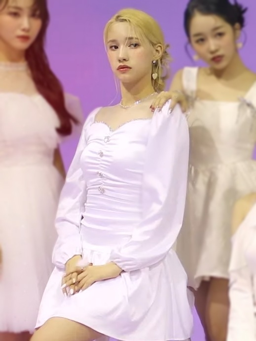 HBHarchives's tweet photo. stunning

#BAHIYYIH #바히에 
#KEP1ER #케플러
#HUENING_BAHIYYIH #휴닝바히에 https://t.co/dEWnvOEMkR