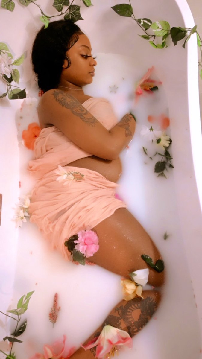 ___shirkyra's tweet photo. blossoming you to perfection. π₯ΊπΈ
#Month6 https://t.co/qJlDB9rgeH