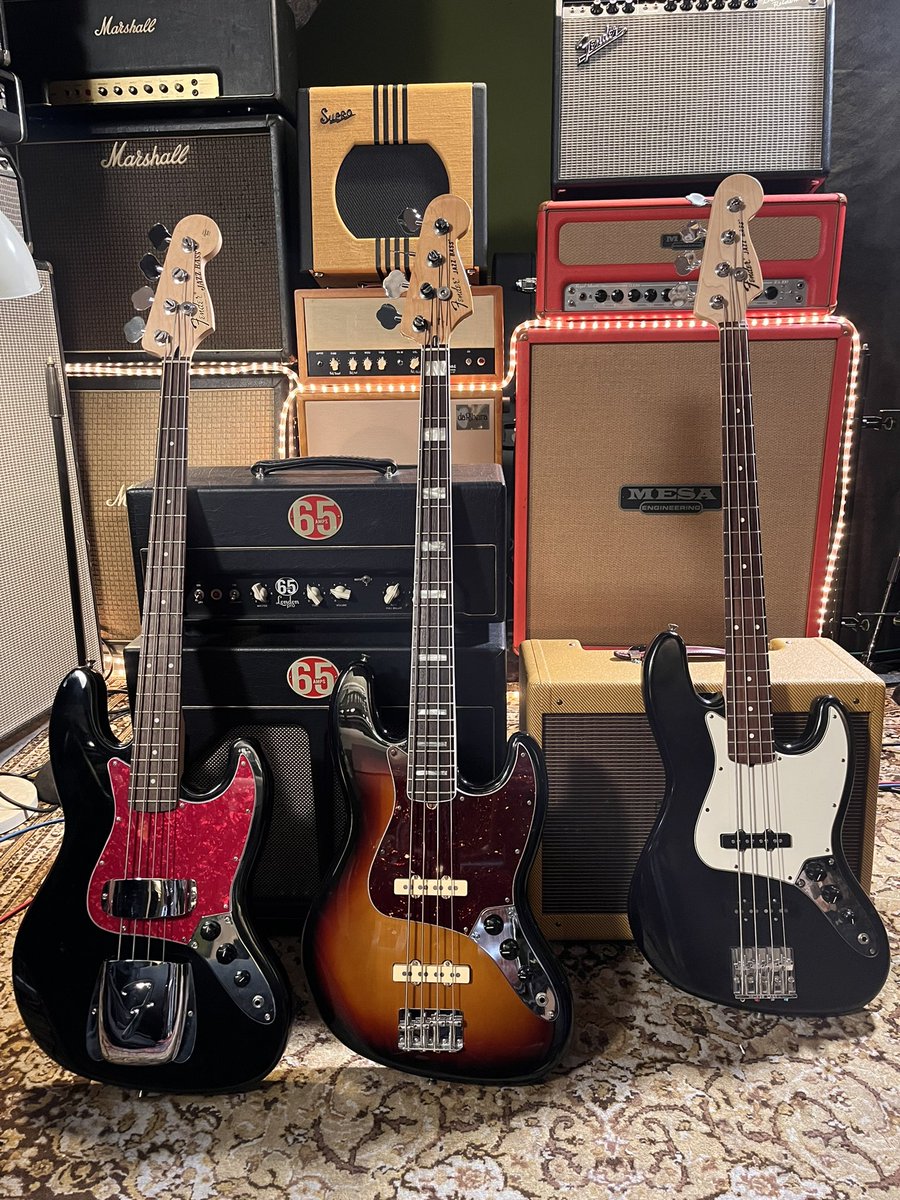 BuddaGuedes's tweet photo. What bass should I buy?!?
#bass #jazzbass #fender #buy https://t.co/CPx4VcJm1V