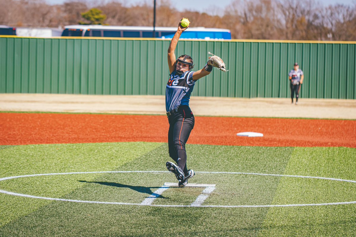 SIUESB's tweet photo. Some 📸 from yesterday’s wins 👀

#LetsGoCougs🐾 | #SIUESoftball https://t.co/Z77uLRzUCH
