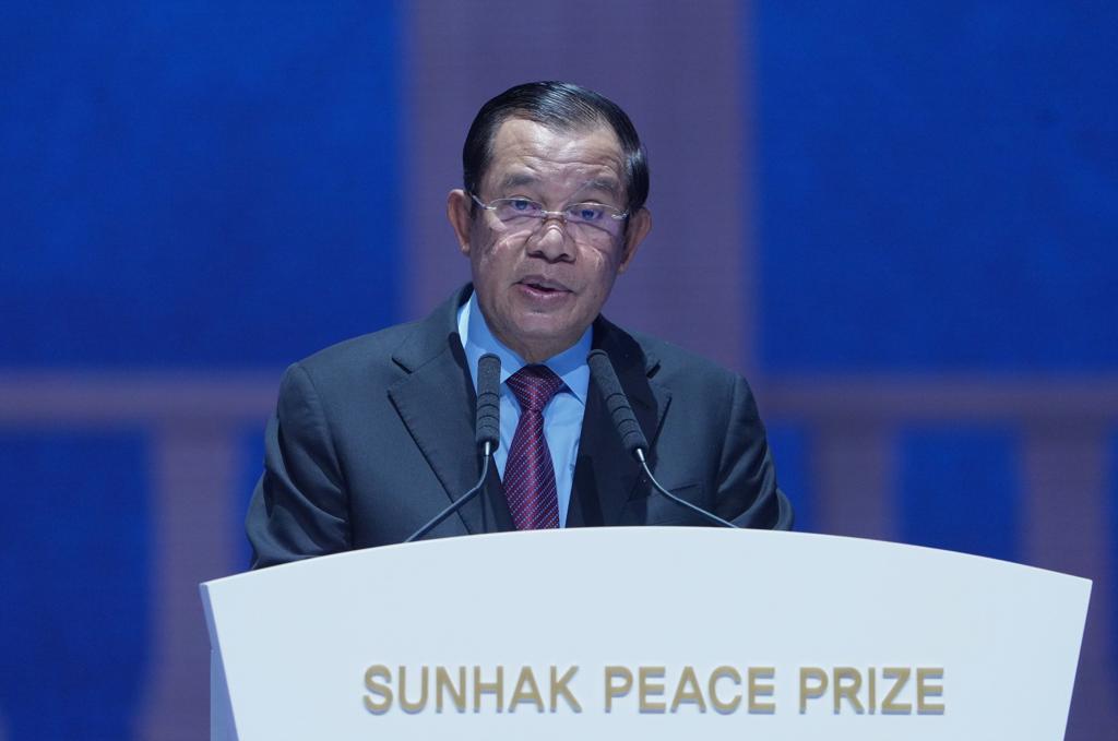 rtmarsh's tweet image. The Sunhak Peace Prize Honorary Founders Award Acceptance Speech of the Prime Minister of the Kingdom of Cambodia, H.E. Samdech Hun Sen. #SHPP #WorldSummit2022 #UPF @ukUPF @zoro8