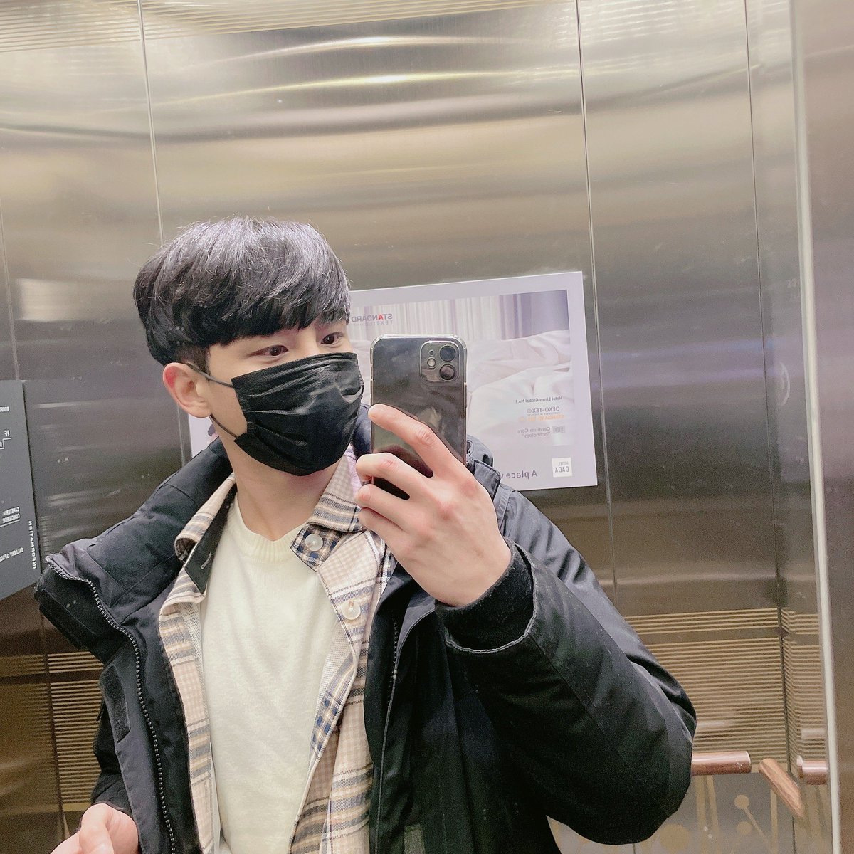 9ddol2's tweet photo. 답답해서 좀 다듬으러 눈에보이는곳 그냥 들어 갔는데 왠 젊은사람이 여길 들어오나 당황하는 아주머니 표정을 보고 뒤돌아 나왔어야했다.... #서울 #종로 #섹트 #건오 https://t.co/sG6L6wUww0