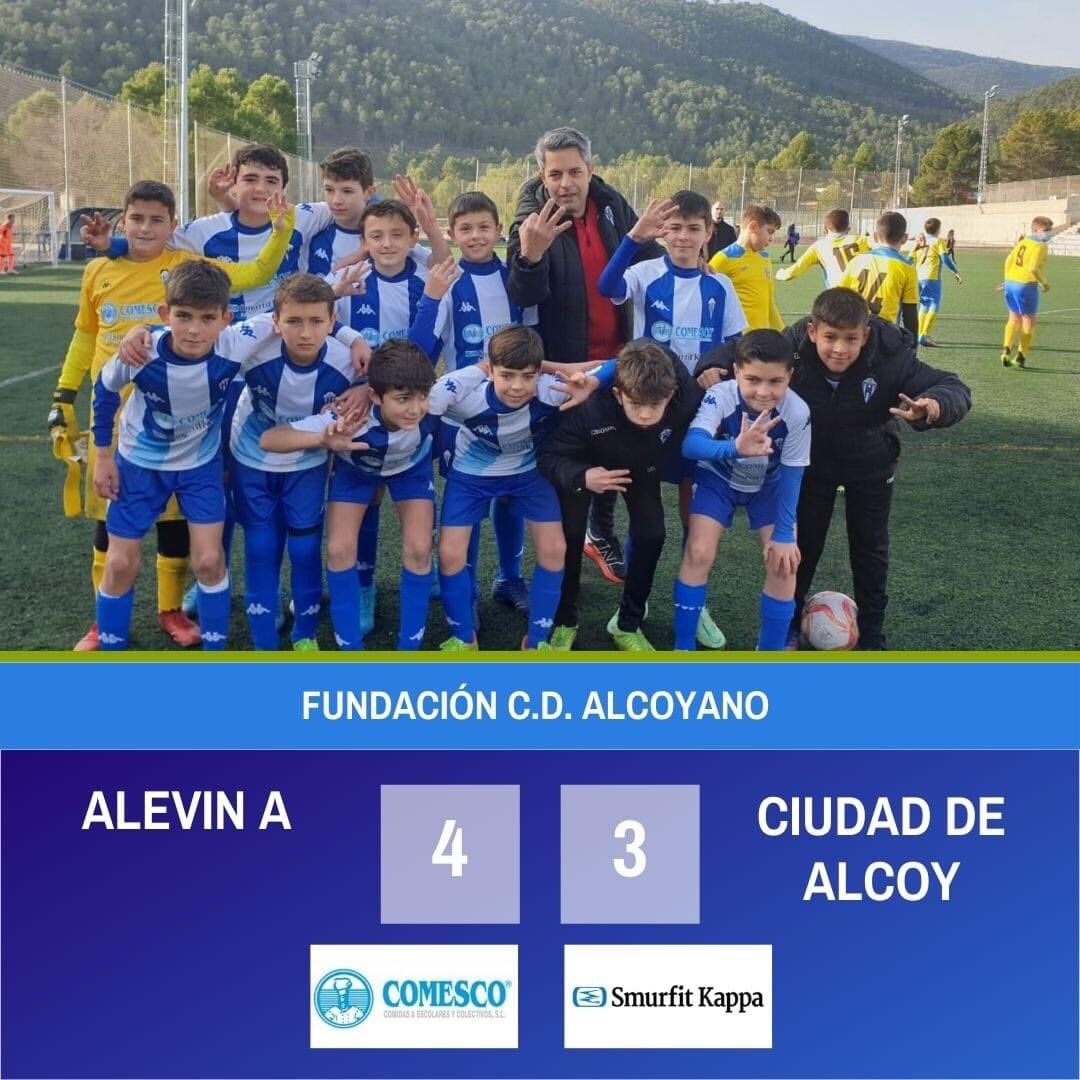 FAlcoyano's tweet photo. 💙⚽ Victoria de nuestro Alevín A en el derbi. https://t.co/59ibgcPoFd