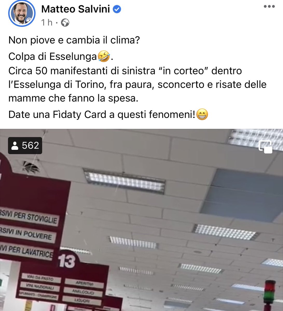 IlTraduci's tweet photo. Trad.:โOh Nerd,ma come si permettono questi ignoranti di manifestare contro lโ#esselunga?Il nostro sponsor che mai mi fa pagareโฆ tu paghi?Tu sei inferiore,scusa,che pensavi?Ma roba da mattiโฆoh, aggiungi la mia battuta sulla #fidelityCard!โ #salvini #leganord #puntifragola https://t.co/oKP5DNQbok