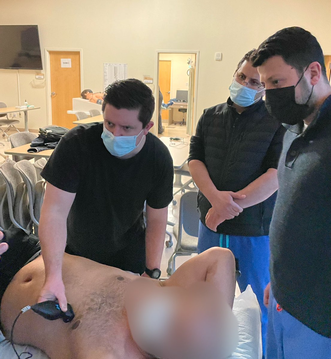 MuPulmCrit's tweet photo. Great ultrasound session with our fellows ! Organized by our very own @MegriMohammed with a focus on cardiac views and LV function . Many more sessions to come ! #POCUS https://t.co/4DZxKNjE2e