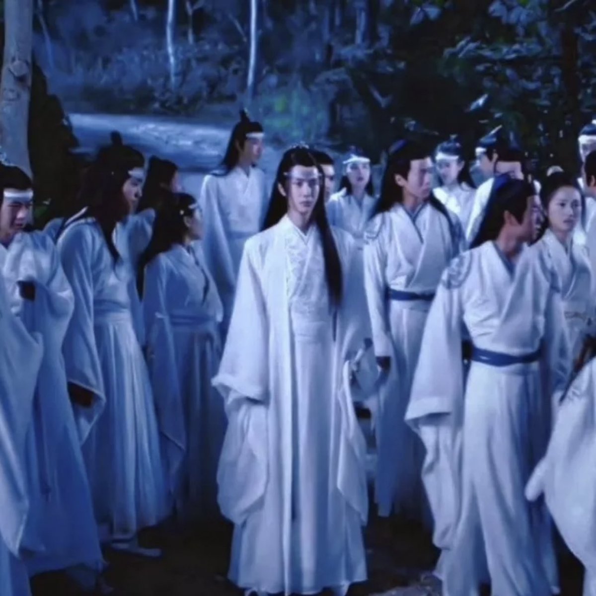 wang yibo just ✨stands out✨ from the crowd. he can’t help it