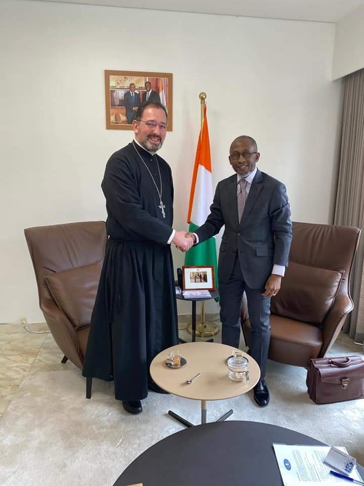 ClubBeneluxCI's tweet photo. Bon anniversaire à S. Exc. l'Ambassadeur #AbouDosso 🇨🇮🎂 #AmbassadeCôtedIvoireBelgique 🇨🇮🇧🇪 La bénédiction de Monseigneur #NananAoussi2 #PrinceRoyaumeSanwi 👑👏🏻☦👏🏿👑 https://t.co/rCgBC94vf0