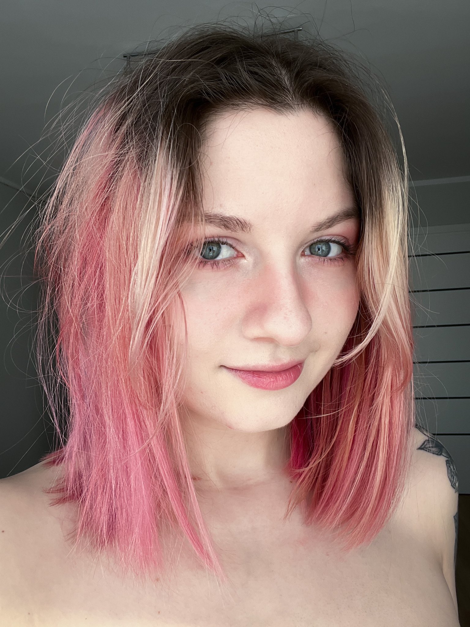 TW Pornstars - Luna Fern. Twitter. How about a selfie? 😸. 2:26 PM - 12