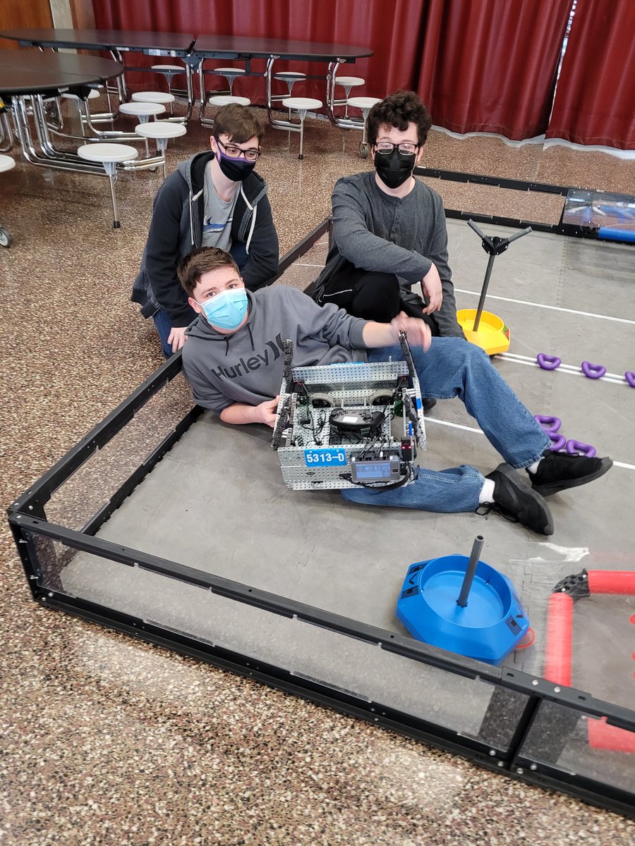 RoboticsShaw's tweet image. Shawtech students at Walsh Middle School in Framingham for  Vex Robotics skills competition.  

Go 5013D RoboRaiders 

@shawtech_proweb
@shawTechEng
@VEXRobotics
@shawtech_hs