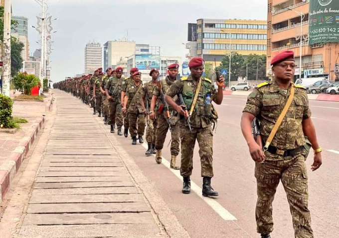 RDCmaPatrie's tweet photo. Si cette marche est une réponse aux propos de Paul Kagame, elle ne devrait pas se faire dans ville de Kinshasa. La DISUASION doit se faire sur terrain en frappant très fort sur terrain. https://t.co/UjyafuJf0k