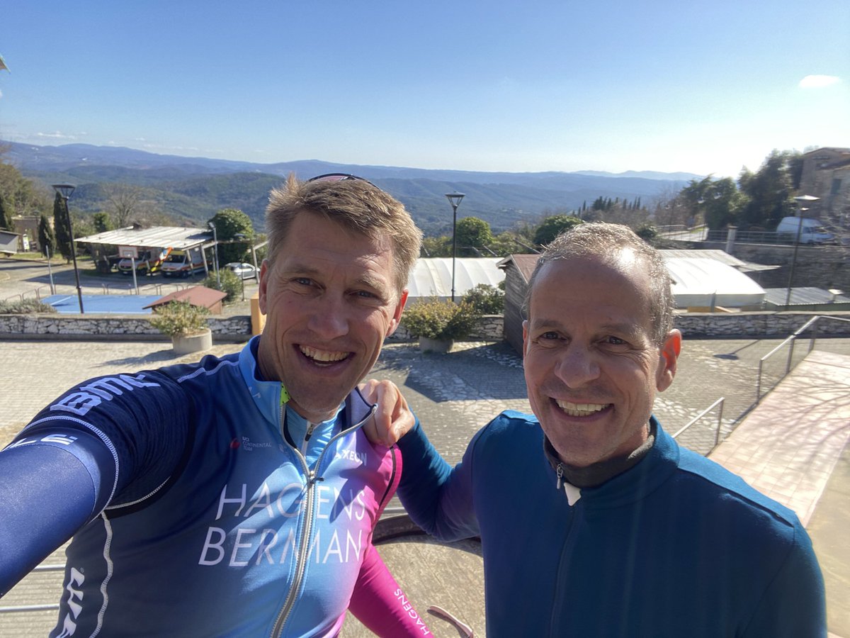 axelmerckx's tweet photo. Thanks Andy for taking it easy on me . #giro1988champ #hampsten https://t.co/6uz9r2qxOo