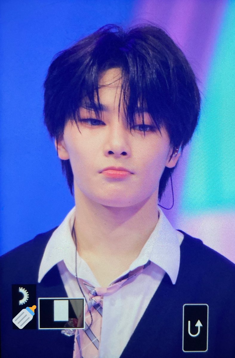 milkidsz's tweet photo. 220212 #LoveSTAY 팬미팅
금쪽이조명 안녕~!
#아이엔 #양정인 #jeongin #アイエン
#스트레이키즈 #StrayKids https://t.co/uFJr72sESD