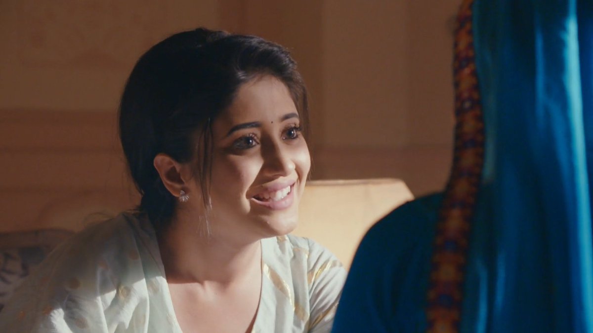 She is slaying as anandi !!

SHIVANGI SLAYING AS ANANDI 
#ShivangiJoshi