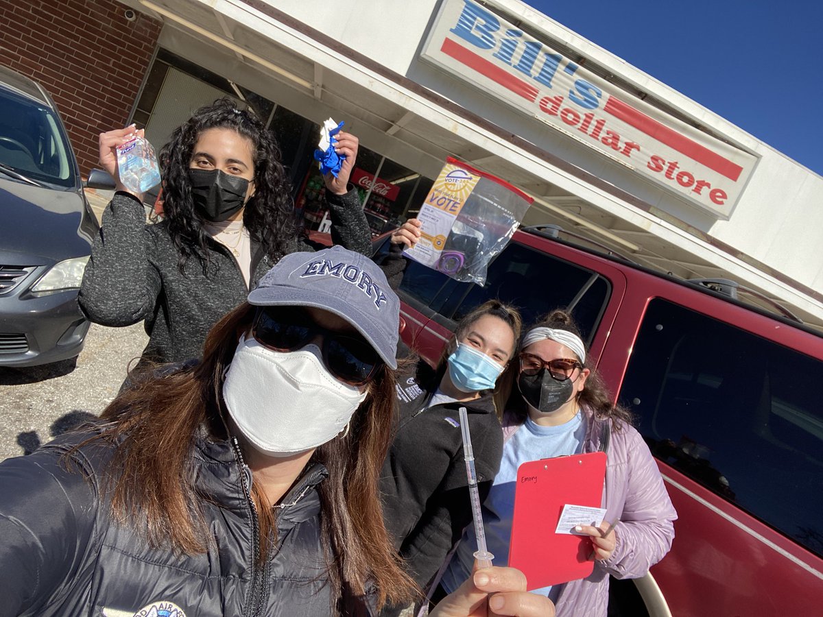 Making vaccines accessible. While canvassing near our vaccine site, we spoke with someone who hadn’t gotten her second vaccine; location of 1st vaxx closed &amp; she works long hours. So we brought the vaccine to her at the time she requested.🧵<a href="/EmoryUniversity/">Emory University</a> #outbreakresponseteam