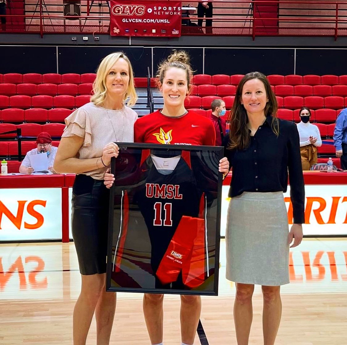 Congratulations to Alex LaPorta! Alex was honored with a framed jersey before tip-off to commemorate the new Career Rebounds Leader for the Tritons! 1,080 and counting! @alexlaporta