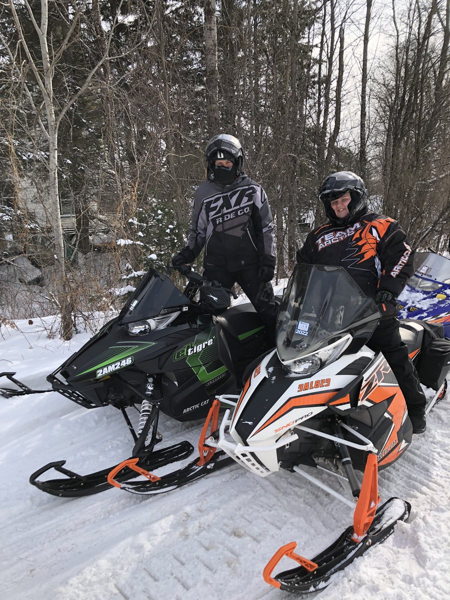 farmgirl444's tweet photo. 2 years was way to long! #familydayweekend #cottageweekend #gonesledding #catspride #arcticcat https://t.co/mU5BJoMCee