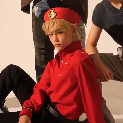 LFLXLOOKS's tweet photo. ladies and gentlemen, felix lee https://t.co/b3MUifUS7s