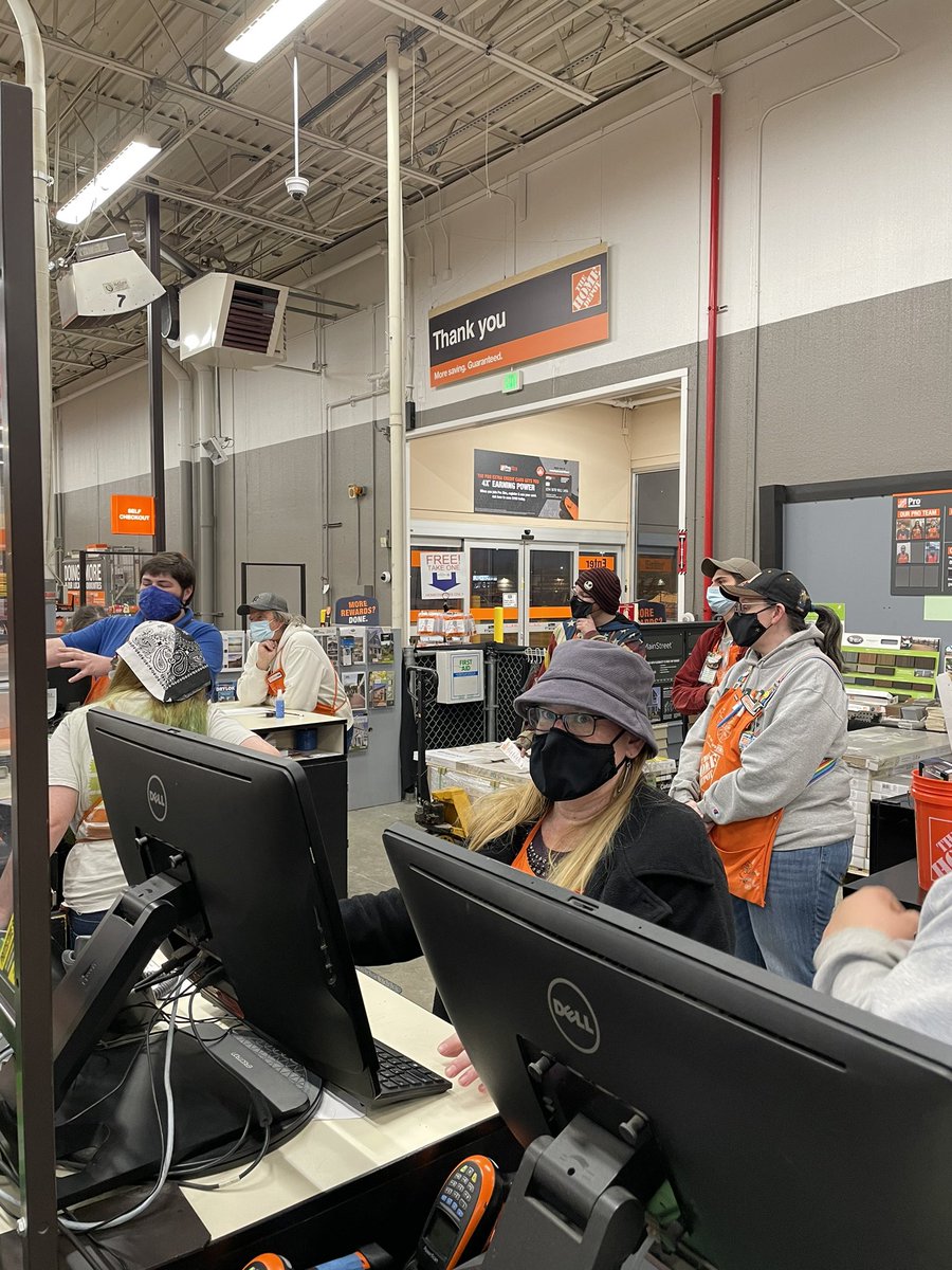 Night time team meeting coaching, teaching, and training on Pro Xtra!!!!🔥💯🧡 <a href="/brendan_m_burke/">Brendan Burke</a> <a href="/GSible2808/">Glen Sible</a> <a href="/AngieKnud/">Angie</a> <a href="/sdwilliams5150/">Shawn Williams</a> <a href="/JulieGiattino/">Julie Giattino</a> <a href="/HDJoshCarpenter/">Josh_Carpenter</a> <a href="/rgails/">Ryan Gailey</a> <a href="/lb_willis1/">L.B. Willis</a> <a href="/SteveSturgis1/">Steve Sturgis</a>