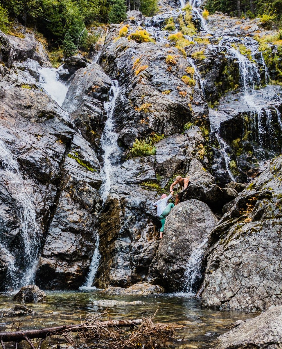 RobLapham's tweet photo. Always willing to lend a hand to someone crazy enough to follow me up a waterfall.

@alysajune89

#hiking #nature #travel #adventure #outdoors #mountains #wanderlust #hike #backpacking #photography #naturelovers #scenic #fitness #explore #canada https://t.co/jef7HLoSwM