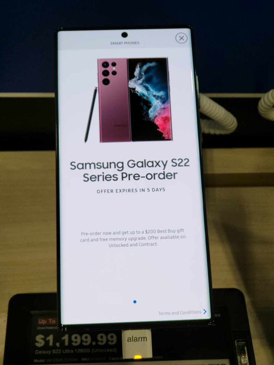 awraynor's tweet photo. @ContractorsPov @mkostial05 looked at the Galaxy S22 Ultra, but told the young guys I'm sticking with the #foldablelife #zfold3 https://t.co/vOyaXyQiCp