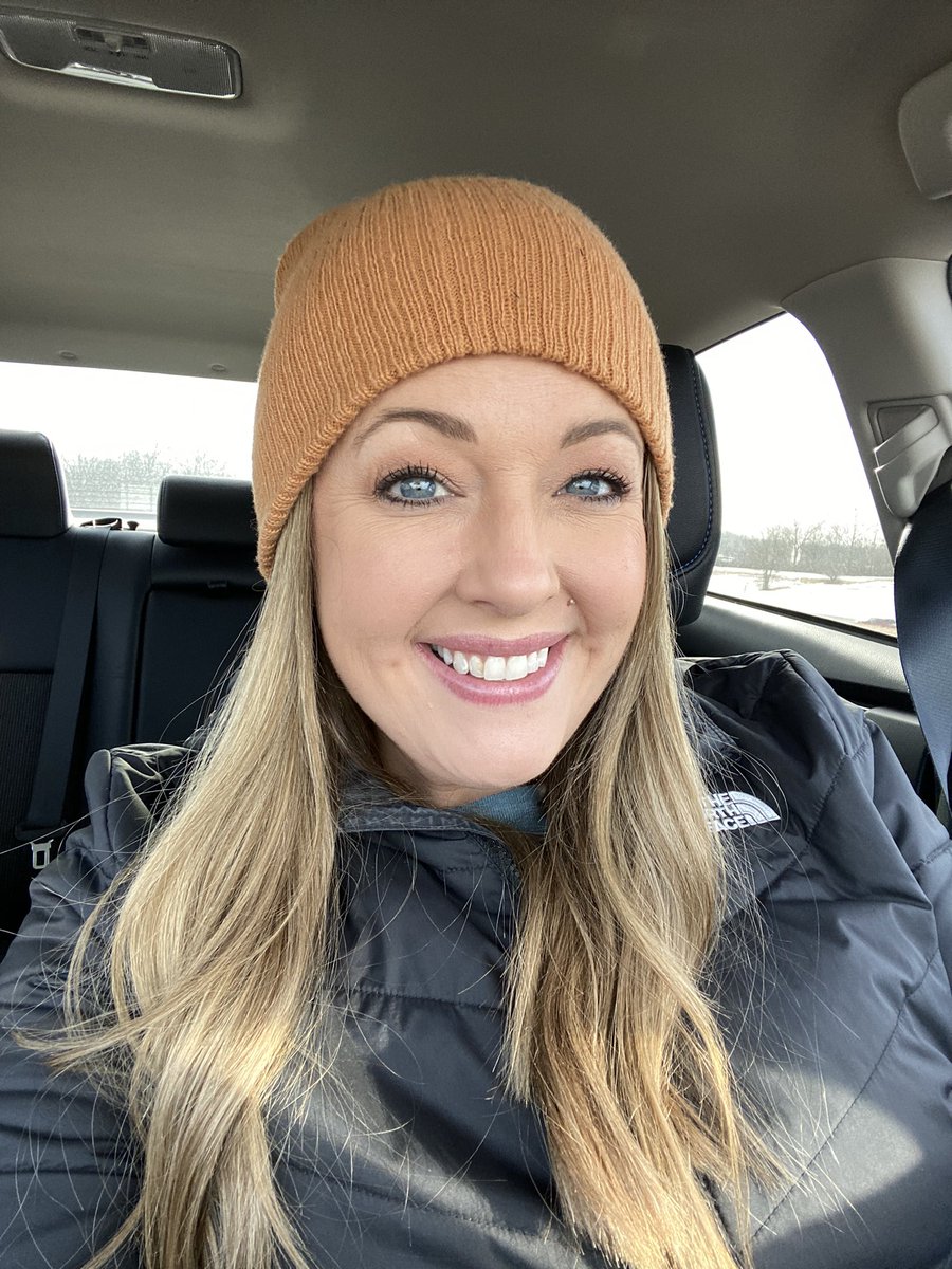 leeahmaria's tweet photo. #winter #selfies 💋 https://t.co/RH2Qqlgd32