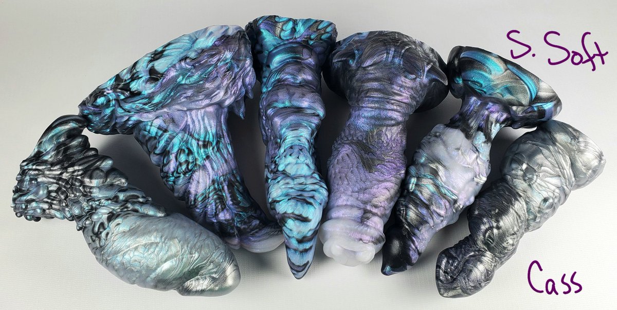 strangebedfella's tweet photo. I promised you some pretty preview pics and i have arrived to deliver! Pull up a chair and peep these goodies headed to the shop next week ;D

Let's start with some of Cassilda's work. Clearly they were feeling some strong purple vibes this week, which i LOVE 💜 https://t.co/iY9BY4jwNu
