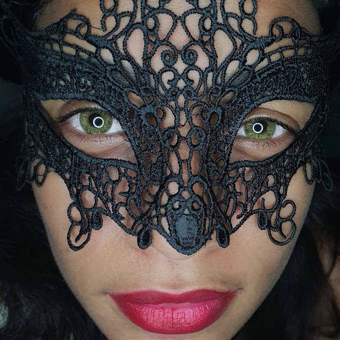 #NewProfilePic https://t.co/8v8NWoqY9f<a href="/tag/newprofilepic"class="tags">#NewProfilePic</a>