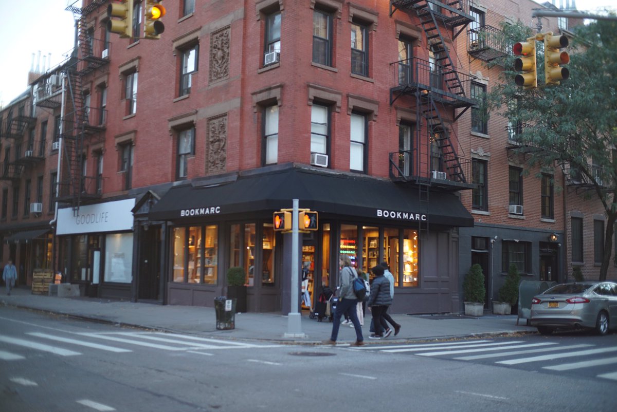 aprioricat's tweet photo. West Village

#Manhattan #NewYork https://t.co/gdQM79ci9f