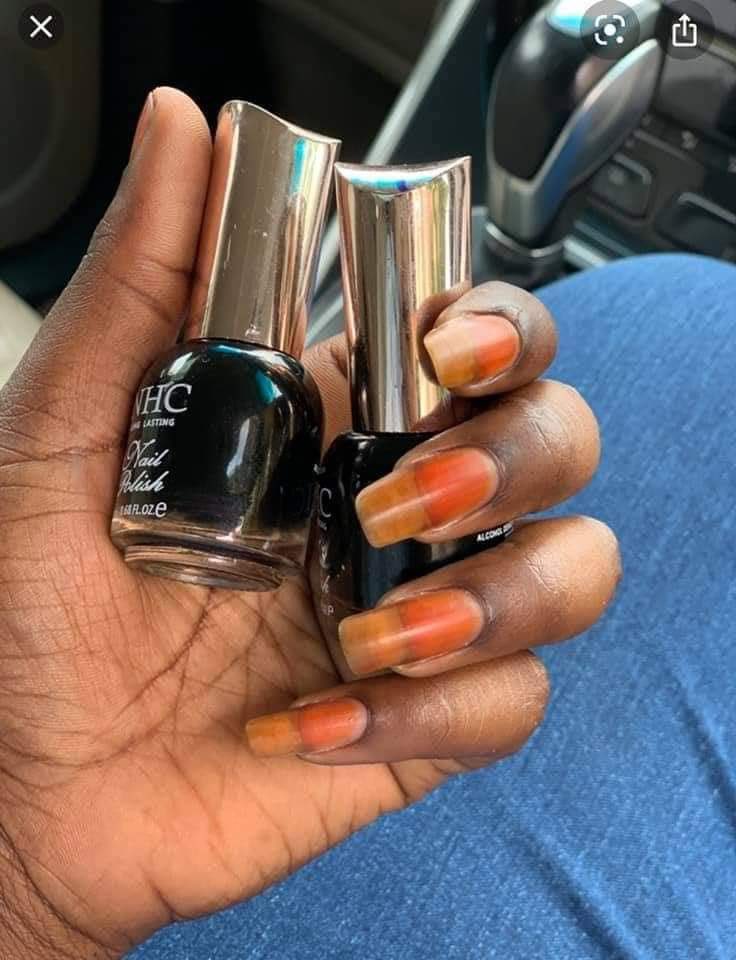 AstuMbeen's tweet photo. As salamou aleykoum 🙏🏾 Je vends des vernis hennés depuis plus d'un an alors je me dis pourquoi ne pas les poster sur Twitter 🥰 Je les vends à 2500f. Ça aide à durcir et faire pousser les ongles. On peut prier avec aussi. #rt #Rtapprecies https://t.co/UNk3KzjaJo