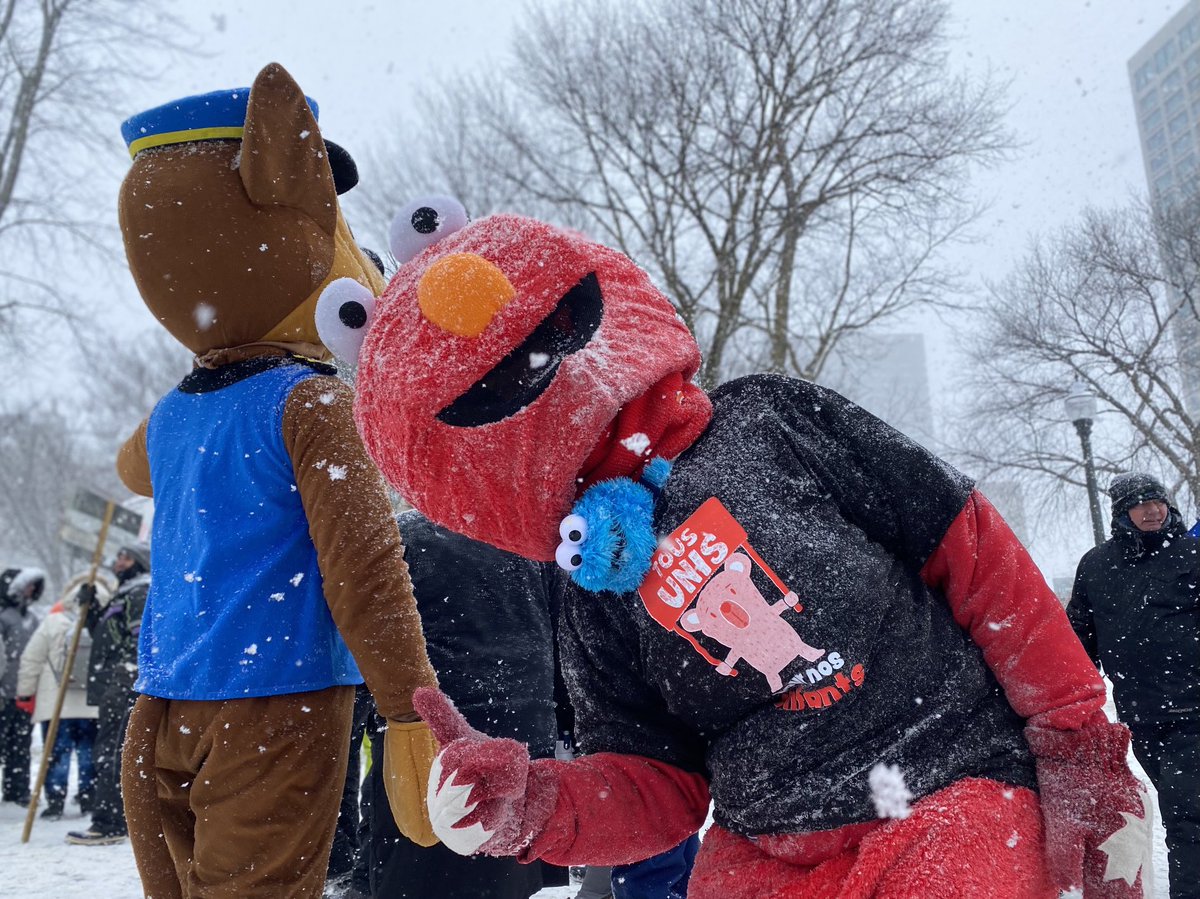 hassinhadi's tweet photo. Plusieurs mascottes à la #manifestation à Québec, pour le plus grand bonheur des enfants. #rcqc https://t.co/h2ZZVqdSRU