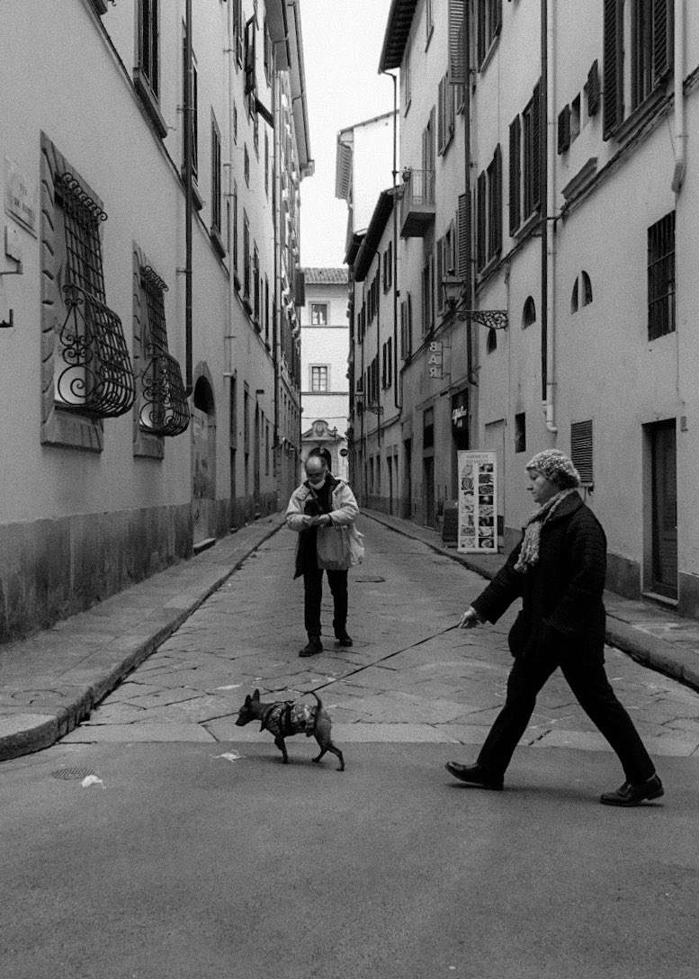 absalpha1's tweet photo. Alone in Florence. February 2022. 

https://t.co/wc2ktSyVLW

#streetphotography https://t.co/E1cjWUciEV