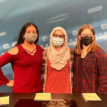EGranbySchools's tweet photo. Good luck to Madeline, Sheza and Tirna as they compete against The MacDuffie School on As Schools Match Wits tonight at 7 on New England Public Media PBS #asschoolsmatchwits #asmw #hshistory https://t.co/oeZyeH0wRM